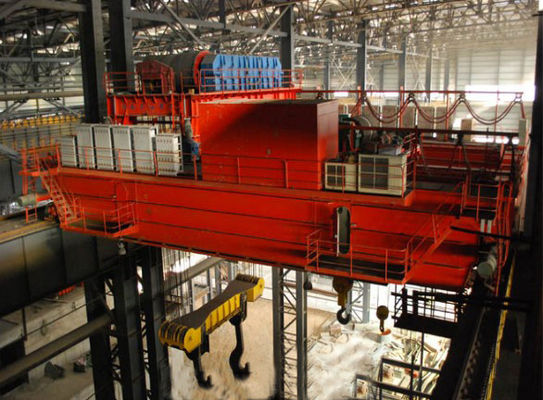Guindaste aéreo de fundição de 32 toneladas Eot Guindaste de viga dupla para siderurgia Controle de cabine