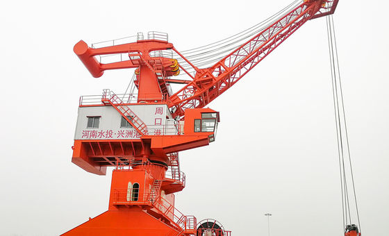 Tipo de relação quatro crescimento móvel de Crane Portal Slewing Crane 25t 45m do portal do porto